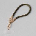 Détail du cordon de téléphone tressé vert olive avec fermoir mousqueton doré et insert - Vert Olive Foncé (Style 23)