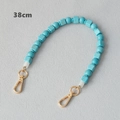 Détail macro d'une chaîne de sac 38cm en résine turquoise avec fermoirs dorés - 38cm / Perles à Texture Mixte Rondes Et Carrées (Style-3)
