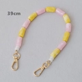 Dettaglio catena di perle in resina colorata da 39cm con chiusure a moschettone dorate - Giallo Rosa-39CM