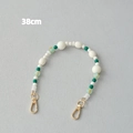 Detalle de correa de cuentas acrílicas de 38cm con perlas verdes y cierres dorados - 38cm / Verde