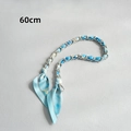 Détail d'une bandoulière 60cm en foulard de soie bleu clair tissé de métal argenté - Style 6 (Argent)