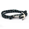 Dettaglio del bracciale in corda di nylon blu navy multistrato con chiusura ad ancora in argento - Nero (QB-03)