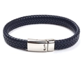 Gros plan du bracelet en cuir tressé bleu marine avec un fermoir en métal poli argent - Bleu Marine