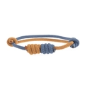 Detailaufnahme des blau-khakifarbenen geflochtenen Armbands mit Diamantknoten-Textur - Modell D Hellblau + Ingwer