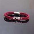 Vue détaillée d'un bracelet en nylon rouge tressé avec boucle en maillon de chaîne argent - 23cm / Rouge Vin 118