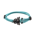 Dettaglio di un braccialetto in corda blu con ciondolo a forma di polpo in metallo nero - Cordino Celeste Polpo Nero
