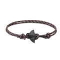 Détail du bracelet tressé à double brin avec pendentif raie noire mate d'océan - Corde Camouflage Café Blanc Bleu Mante Noire