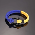 Minimalistische blauw-gele gevlochten nautische armband met zwarte sluiting - Koningsblauw en Geel (D-sluiting Stijl)