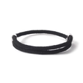 Detalle de la pulsera de cordón negro tejida a mano con hebilla de ancla plateada - Negro