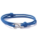 Vista macro della corda intrecciata blu navy e della chiusura a gancio in argento lucido - Verde petrolio