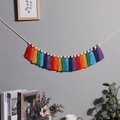 Decorazione da parete boho macramè con nappe di cotone colorate e perline in legno naturale - Colore Arcobaleno (m0355)