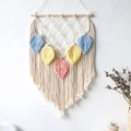 Arazzo da parete boho in cotone intrecciato con foglie colorate e lunghe frange - Colorato