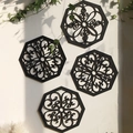 Set aus 4 schwarzen achteckigen Wandpaneelen mit floralem Ausschnitt-Design - Oktogonaler geometrischer Musterstil (ms6584)