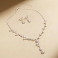 Elegante set di gioielli in argento con perle bianche e strass scintillanti - Set Argento (Clip Orecchio + Collana)