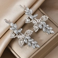 Paire de pinces à cheveux argentées avec feuilles en strass pour mariages et soirées - 1 Paire d'Argent