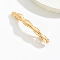 Detailansicht der großen goldfarbenen Haarspange in Wellenform mit poliertem Hochglanzfinish - Breiter Unregelmäßiger Stil (2#) / Gold