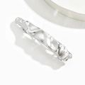Detailansicht der silbernen Haarklammer mit flüssiger Metallwellentextur und Metallic-Finish - Schlanker Wellenstil (1#) / Silber
