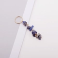 Anneau bijou de cheveux doré avec pierres de lapis-lazuli bleues pour tresses et dreads - Bleu royal