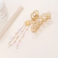 Pince à cheveux en métal doré avec pampilles de perles et pendentifs coquillages - Gland en Anneau avec Paillettes