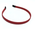 Detalle de diadema de tela roja con costuras finas y puntas negras antideslizantes - Rojo
