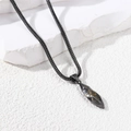 Collier météorite rétro avec pendentif totem bicolore sur texture de pierre - Chaîne queue de renard argent antique (A5005) / 60+5cm