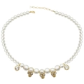 Hip-Hop-Perlenkette mit goldenen Totenkopf-Anhängern und Diamantbesatz für Damen - Weiße Kunstperle Totenkopf Halskette (E6006)
