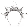 Gothic Halo-Haarreif mit metallischen Strahlen und grauen Strasssteinen auf weißem Grund - Schwarz