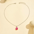 Collier argenté minimaliste avec pendentif goutte en résine magenta et chaîne réglable - Argent Rose