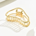 Pinza per capelli in metallo dorato lucido con elegante design a nuvola cava e ombre nitide - Oro