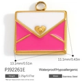 18K vergoldeter Edelstahl-Emaille-Umschlaganhänger in Rosa mit Herzdetail - Rosa Weißer Umschlag Herz Anhänger (PJ92261E)