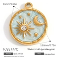 Pendentif rond en acier inox avec soleil, lune et ciel étoilé bleu scintillant - Étoile et Lune Scintillantes Bleu Clair (PJ93777C)