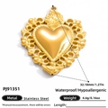 Pendentif cœur en acier inoxydable doré poli avec des détails de motifs bohèmes - Style Sacré-Cœur Vintage (PJ91351) / Or