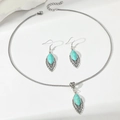 Set di gioielli boho con orecchini turchesi e collana d'argento vintage su base bianca - Set di gioielli da 2 pezzi (A9433-9432)