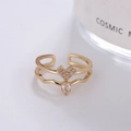 Detail eines doppellagigen Goldherzrings mit Zirkonia-Mikropflaster und einem Tropfenanhänger - Gold (D9208)