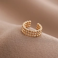 Minimalistische goldene dreireihige Ohrmanschette mit polierter Oberfläche - Dreireihiger Perlenstil / Gold (L6211)