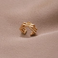Minimalistischer goldener U-förmiger Ohrclip mit polierter Metalloberfläche - Gold (D9231)