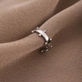 Minimalistische silberne U-Form Ohrklemme ohne Ohrlöcher mit feiner Perlenverzierung - Silber (D9316)
