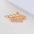 Détail d'une pince à cheveux couronne dorée brillante sur un fond de style minimaliste - Style Couronne (E2523) / Or