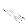 Detalle de cadena plateada para auriculares con colgante de carita sonriente amarilla - Cara sonriente