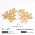 Grandi orecchini a lobo a forma di fiore a 5 petali in acciaio placcato oro 18K satinato - Stile Grappolo di Fiori (EH11106)