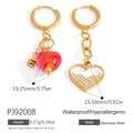 Orecchini asimmetrici in acciaio inossidabile dorato con cuore rosso e zirconi - Stile Lettera Cuore Rosso (PJ92008)