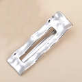 Minimalistische silberne gewellte Haarspange mit Hammerstruktur und hohlem Design - Quadratisch Silber (B42078)