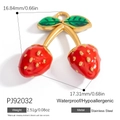 Pendentif double fraise en acier inoxydable doré imperméable avec émail rouge vif - Forme de Fraise Jumelle Rouge (PJ92032)