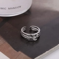 Verstellbarer offener Ring in Silber mit Stern und Mond sowie funkelnden Zirkonia-Steinen - Dreilagiger Stern Mond Stil / Silber (D7320)