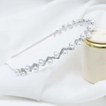 Elegante cerchietto ondulato argento con perle bianche e strass scintillanti per donna - Stile Argento (C9119)
