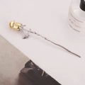 Elegante fermaglio per capelli a rosa dorata con stelo d'argento, accessorio moderno - Rosa d'oro