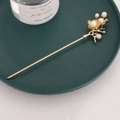 Elegante fermaglio per capelli con perle e fiori dorati su piatto in ceramica verde scuro - Stile Floreale (B2411)
