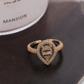 Eleganter verstellbarer Kupferring mit birnenförmigem Zirkonia in Mikro-Pave-Fassung - Einstellbar Offen / Gold-Stil (D9111)