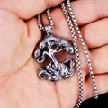 Noorse Levensboom hanger van vintage zilver roestvrij staal met een vierkante ketting - Levensboom met Stalen Ketting