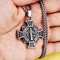 Sint-Benedictus kruis hanger ketting van roestvrij staal met vierkante parelketting - Sint-Benedictus Kruis met Stalen Ketting